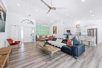 905 Sandy Oaks Dr in Jupiter, FL - Building Photo - Building Photo