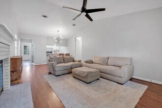 2424 Ian Dr in Tallahassee, FL - Building Photo - Building Photo