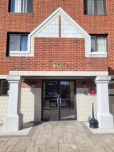 100 Ledgewood Dr, Unit 216 in Stoneham, MA - Building Photo - Building Photo