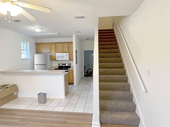 924 Ashburn Dr in Tallahassee, FL - Building Photo - Building Photo