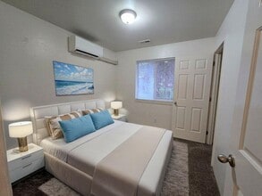 1918 SE Douglas Ave in Roseburg, OR - Building Photo - Building Photo