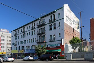 3259 W 8th St in Los Angeles, CA - Building Photo - Building Photo