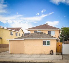 20512 S Western Ave in Torrance, CA - Foto de edificio - Building Photo