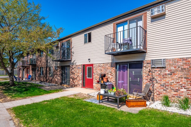 Mesa Adobe in Green Bay, WI - Foto de edificio - Building Photo