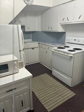 515 Lions Park Dr, Unit 2 in St. Joseph, MI - Building Photo - Building Photo