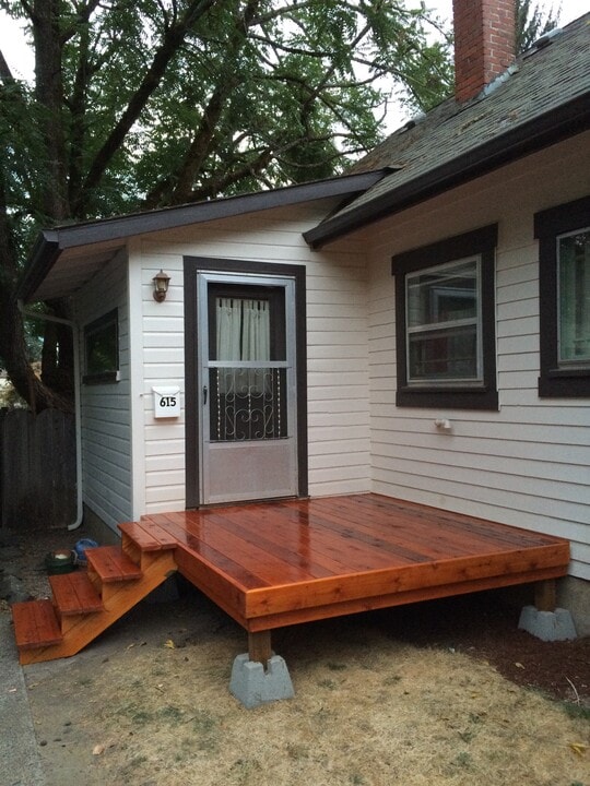 615 SW 8th Ave in Albany, OR - Building Photo