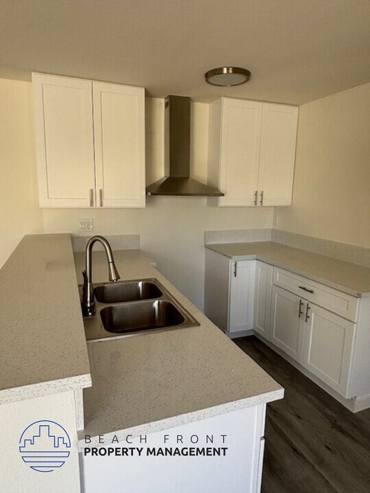 875 N Olive St in Orange, CA - Foto de edificio