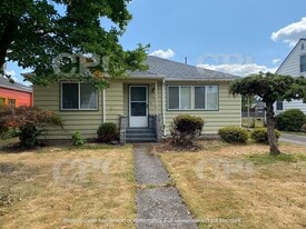 2925 Field St in Longview, WA - Building Photo