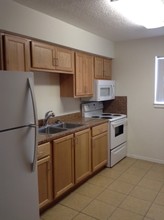 La Hacienda Apartments in Belen, NM - Building Photo - Building Photo