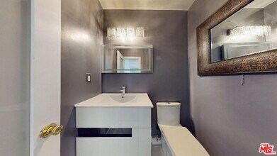 14335 Huston St in Los Angeles, CA - Building Photo - Building Photo