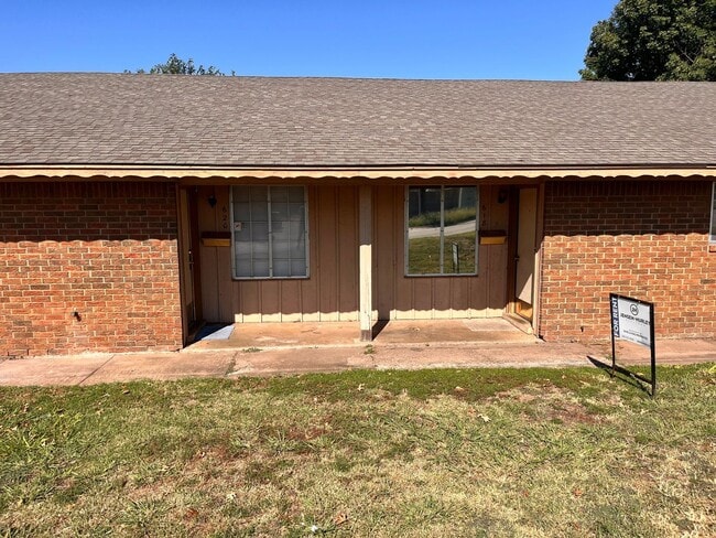 property at 618 S Johnson St