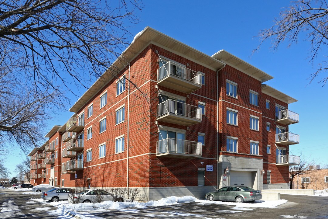 Ruby Square Condo Apartments in Schiller Park, IL - Building Photo