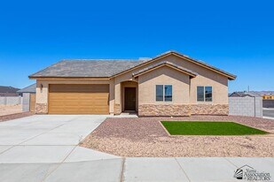 10688 E 45th St in Yuma, AZ - Building Photo