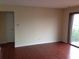 7120 166th St, Unit 3B in Tinley Park, IL - Building Photo