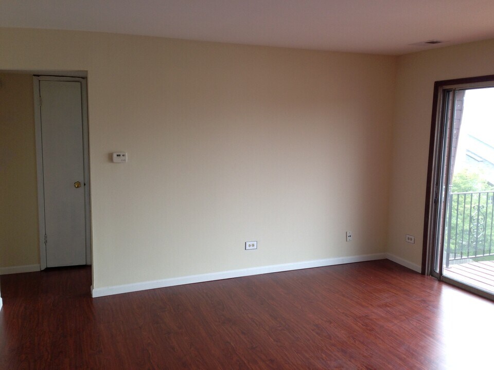 7120 166th St, Unit 3B in Tinley Park, IL - Foto de edificio