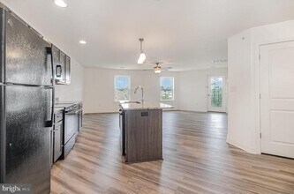 1708 Fairmont Dr in Harrisburg, PA - Building Photo - Building Photo