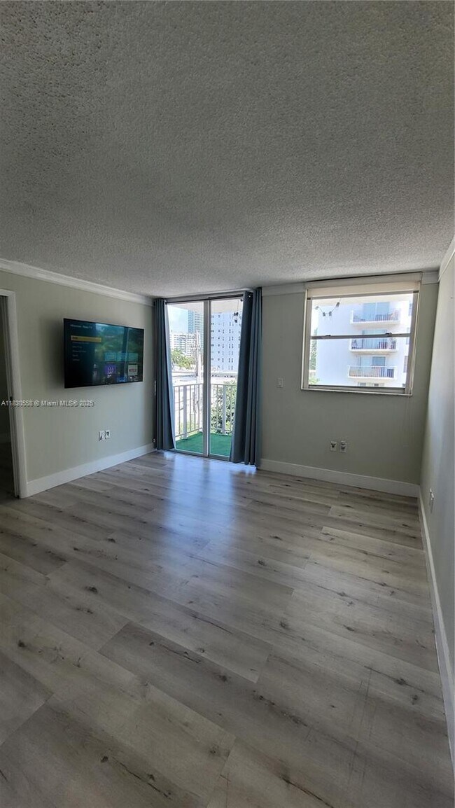 1250 Alton Rd in Miami Beach, FL - Building Photo - Building Photo