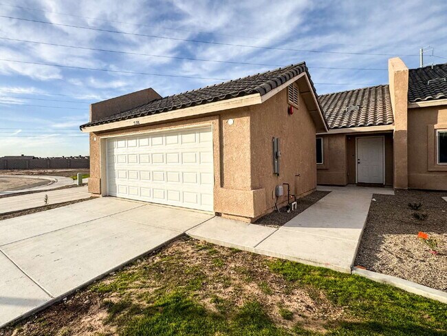 7176 E 38th Ln in Yuma, AZ - Building Photo - Building Photo