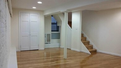 70 Barrow St-Unit -1-R in New York, NY - Building Photo - Building Photo
