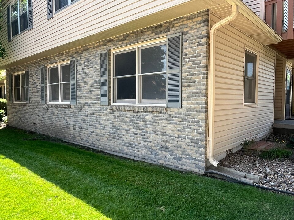 3027 W Capital Ave in Grand Island, NE - Building Photo