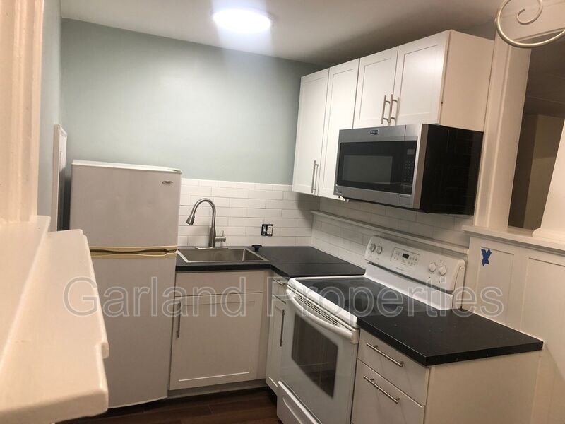 2058 Memorial Ave SW in Roanoke, VA - Building Photo
