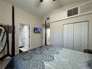 3803 54th Dr W in Bradenton, FL - Foto de edificio - Building Photo