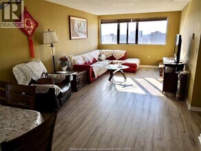 380 Pelissier St in Windsor, ON - Foto de edificio - Building Photo