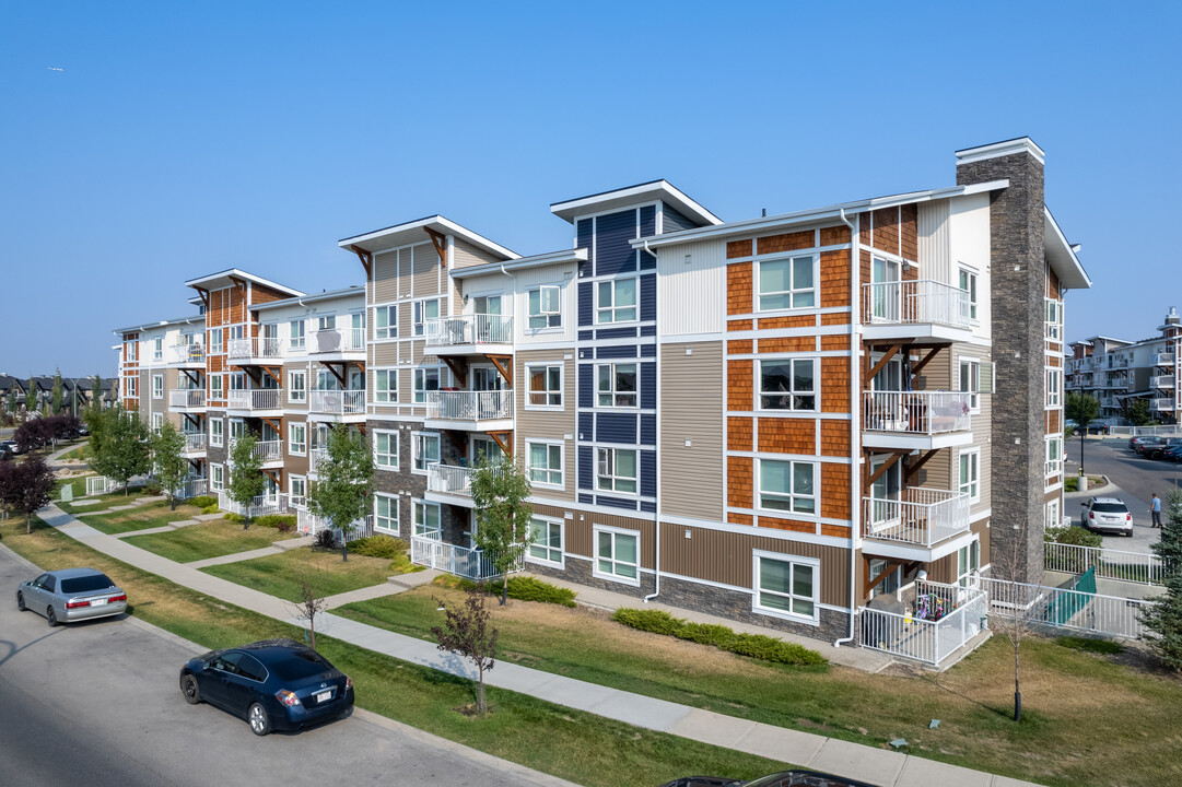 1000 Skyview Ranch Dr NE in Calgary, AB - Building Photo