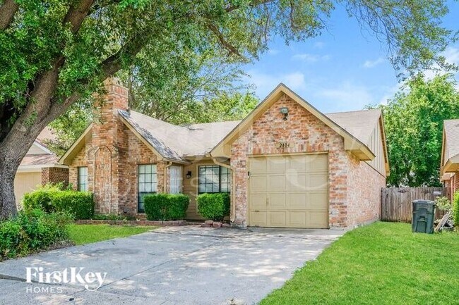 2404 Busch Dr in Arlington, TX - Building Photo - Building Photo