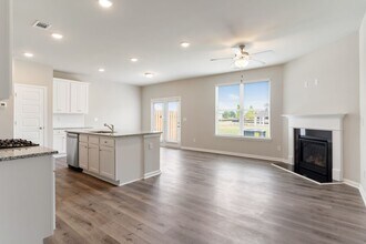 3785 Prospect Point Dr in Oakwood, GA - Building Photo - Building Photo