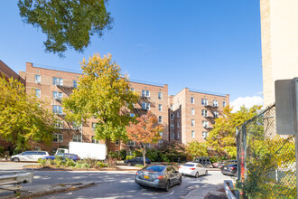 Lafayette Gardens in New York, NY - Building Photo - Building Photo