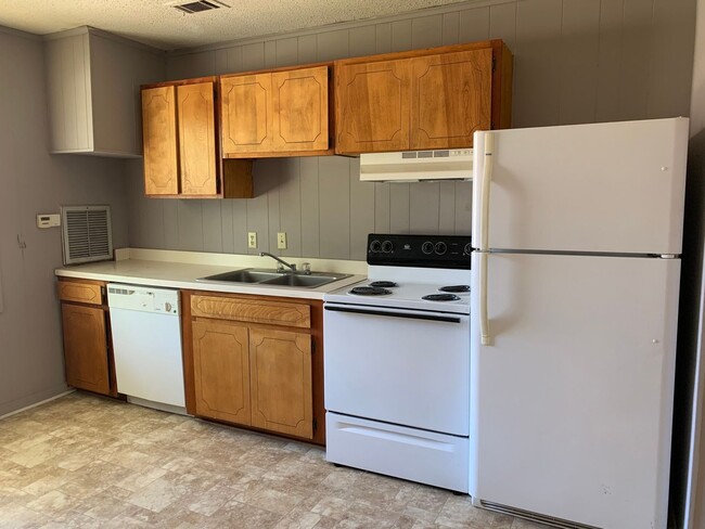 Cedar Pointe Apartments - Thomasville AL in Thomasville, AL - Foto de edificio - Building Photo