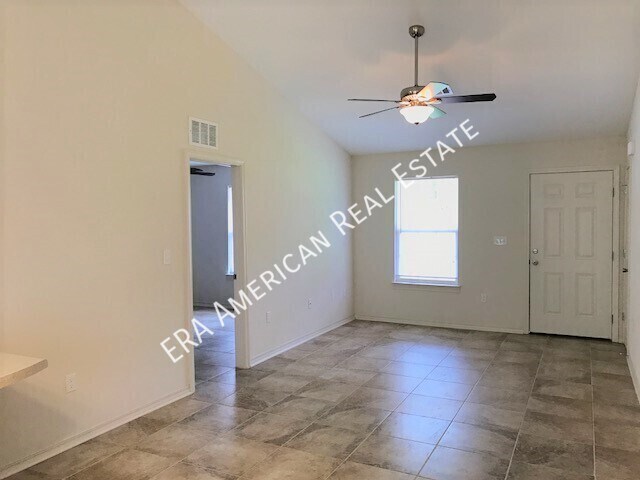 144 Lonnie Jack Dr in Crestview, FL - Building Photo - Building Photo