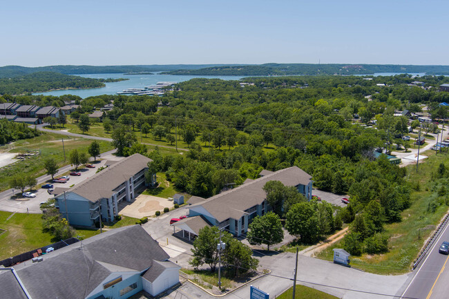 Bradford Court & Little Oaks Apartments in Kimberling City, MO - Building Photo - Building Photo