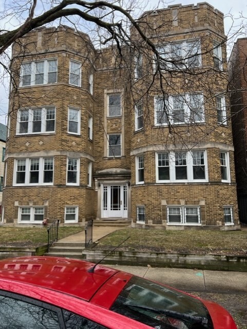 1406 W Warner Ave in Chicago, IL - Foto de edificio