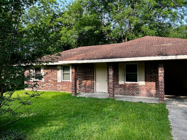 1105 Simpson St in Leesville, LA - Building Photo - Building Photo