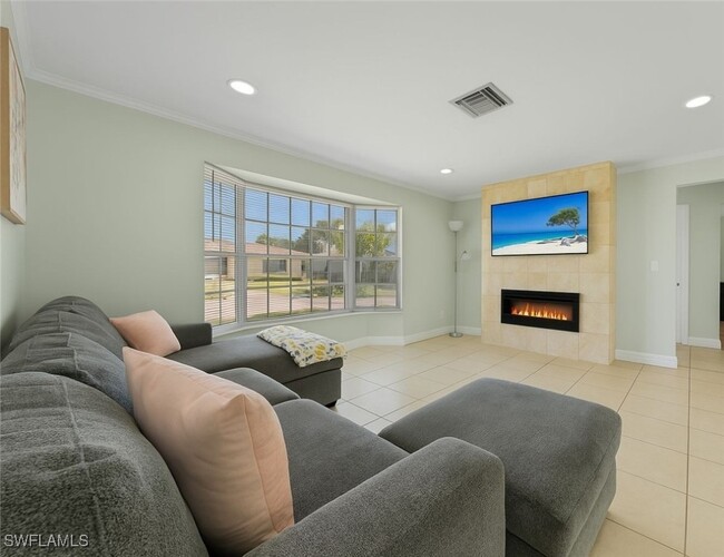 2250 Poinciana St in Naples, FL - Building Photo - Building Photo