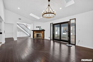 102 Oak Glen Rd in Toms River, NJ - Building Photo