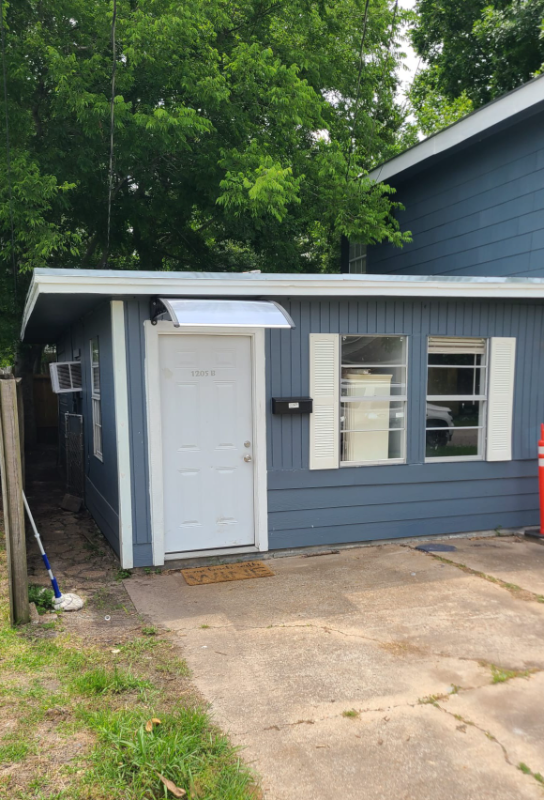 property at 1205 Milam St