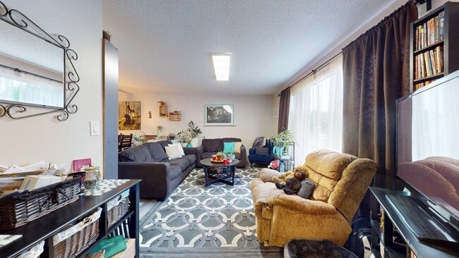 1436 62 St NW in Edmonton, AB - Building Photo - Building Photo