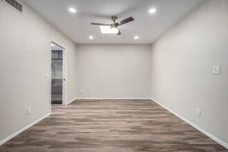 230 E Paseo De Golf in Green Valley, AZ - Building Photo - Building Photo