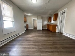 115-1/2 E Broadway in Salem, NJ - Building Photo - Building Photo