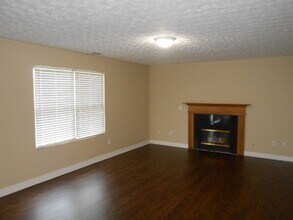 82 Richard Ave in South Bloomfield, OH - Building Photo - Building Photo