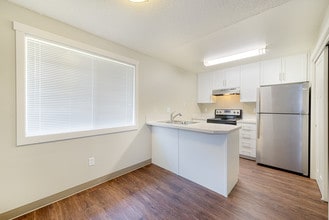 Senior Estates I in Vancouver, WA - Foto de edificio - Building Photo
