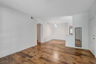 75 N Valle Verde Dr in Henderson, NV - Building Photo - Building Photo