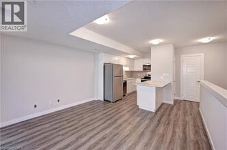 118 Gravel Ridge Trail in Kitchener, ON - Building Photo - Building Photo