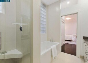 756 Washington St, Unit 2 in Brookline, MA - Building Photo - Building Photo