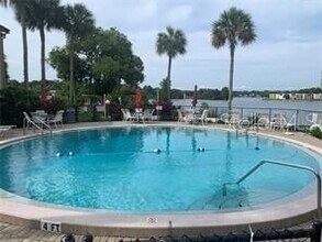 568 Orange Dr, Unit 48 in Altamonte Springs, FL - Foto de edificio - Building Photo