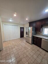 122 Jewett Ave in Jersey City, NJ - Building Photo - Building Photo