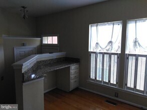 1384 Park Garden Ln in Reston, VA - Building Photo - Building Photo